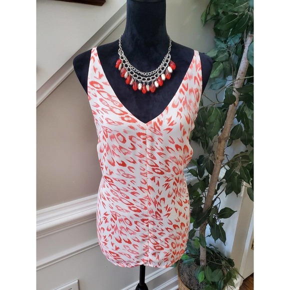 Cabi Women's White & Red 100% Polyester V-Neck Sleeveless Top Blouse Size Small - Picture 2 of 10